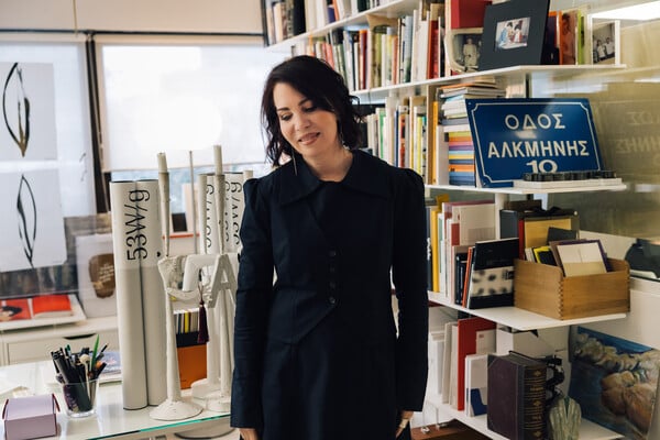 Αριάδνη Περράκη: «Το χαρτί είναι ένα ήσυχο προϊόν που έχει τη δυνατότητα να φιλοξενήσει τα πάντα»