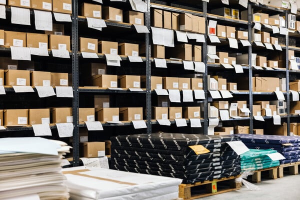 Αριάδνη Περράκη: «Το χαρτί είναι ένα ήσυχο προϊόν που έχει τη δυνατότητα να φιλοξενήσει τα πάντα»