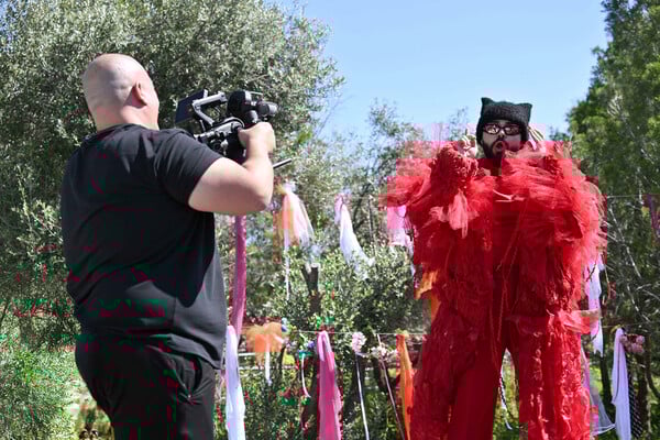 Eurovision 2026: Ο Akylas κάνει guest εμφάνιση σε σειρά στην τηλεόραση