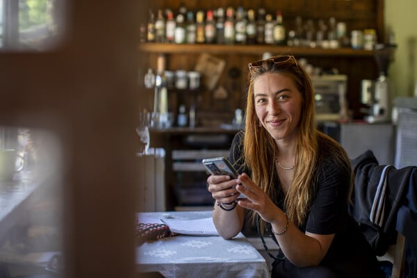 «Οι Μελισσουργοί έγιναν το σπίτι μου, με έσωσαν από τους εσωτερικούς μου δαίμονες»