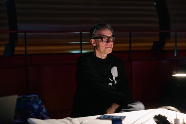 Λέσλι Τράβερς: «Η όπερα είναι ένας κόσμος χωρίς όρια» 