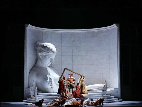 Λέσλι Τράβερς: «Η όπερα είναι ένας κόσμος χωρίς όρια» 