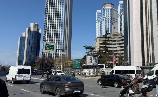 ΕΝΟΠΛΗ ΕΠΙΘΕΣΗ ΚΩΝΣΤΑΝΤΙΝΟΥΠΟΛΗ ΠΥΡΟΒΟΛΙΣΜΟΙ