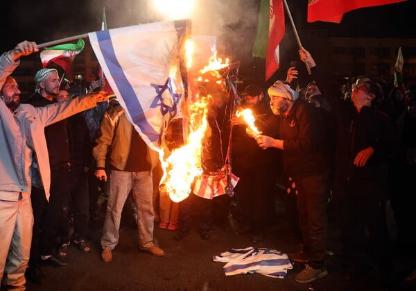 ΤΕΧΕΡΑΝΗ ΠΑΝΗΓΥΡΙΣΜΟΙ ΚΑΤΑΠΑΥΣΗ ΠΥΡΟΣ