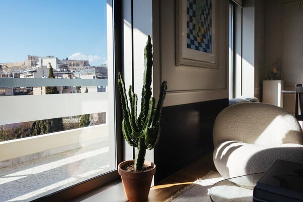 Ένα σπίτι που ανοίγει σαν σκηνή