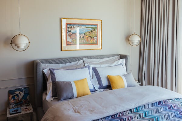 Ένα σπίτι που ανοίγει σαν σκηνή