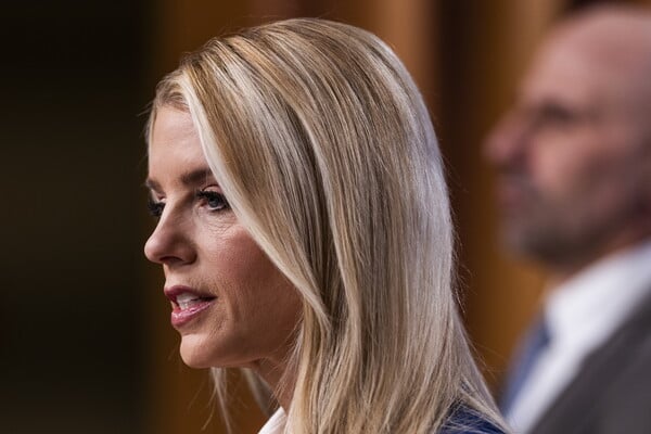 ΠΑΜ ΜΠΟΝΤΙ ΚΛΗΤΕΥΣΗ ΤΖΕΦΡΙ ΕΠΣΤΑΪΝ