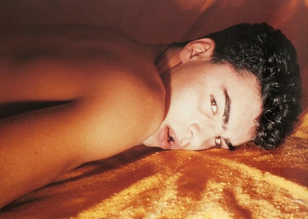 Ο Walter Pfeiffer και η τέχνη του να πιάνεις την ομορφιά τη στιγμή που περνά