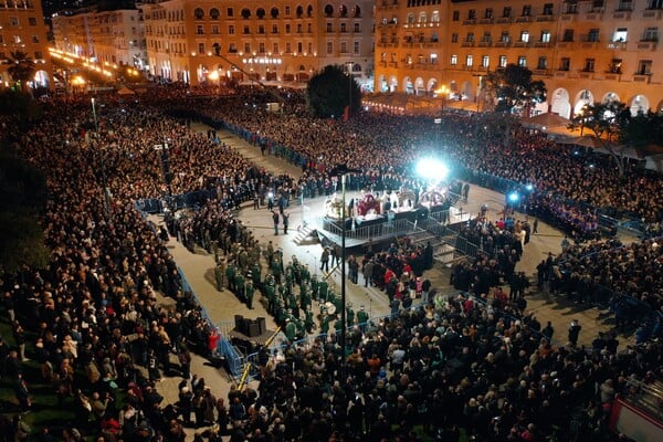 ΜΕΓΑΛΗ ΠΑΡΑΣΚΕΥΗ ΠΕΡΙΦΟΡΑ ΕΠΙΤΑΦΙΟΥ ΘΕΣΣΑΛΟΝΙΚΗ
