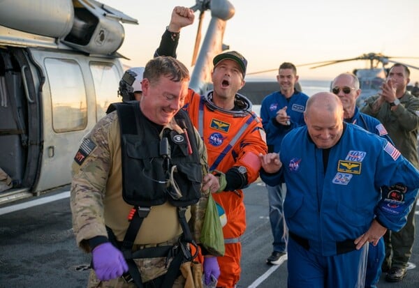 ARTEMIS II ΑΣΤΡΟΝΑΥΤΕΣ ΕΠΙΣΤΡΟΦΗ ΓΗ