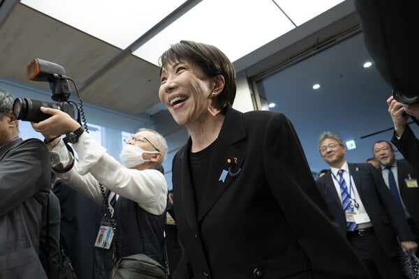 «Είστε ο θεός μου»: Η πρωθυπουργός της Ιαπωνίας υποδέχθηκε τους Deep Purple