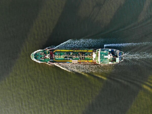 ΝΑΥΤΙΚΟΣ ΑΠΟΚΛΕΙΣΜΟΣ ΣΤΕΝΑ ΤΟΥ ΟΡΜΟΥΖ