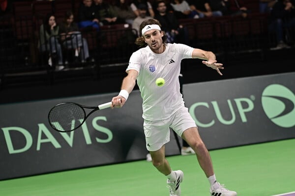 ΣΤΕΦΑΝΟΣ ΤΣΙΤΣΙΠΑΣ 