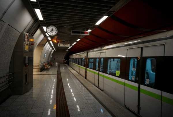 ΤΡΙΤΗ ΤΟΥ ΠΑΣΧΑ, ΜΕΤΡΟ, ΤΡΟΛΕΙ, ΤΡΑΜ