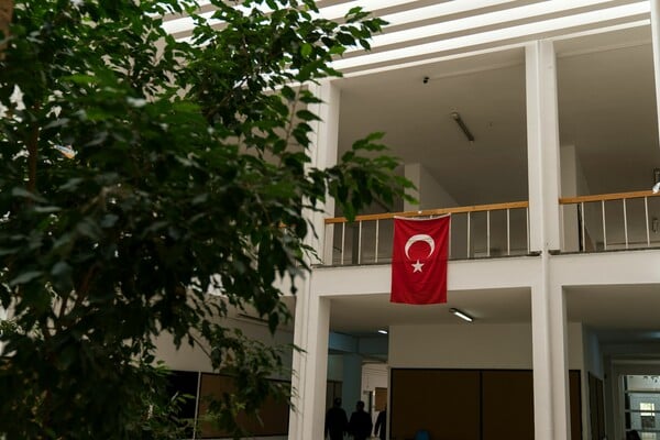 ΤΟΥΡΚΙΑ ΣΧΟΛΕΙΟ ΠΥΡΟΒΟΛΙΣΜΟΙ