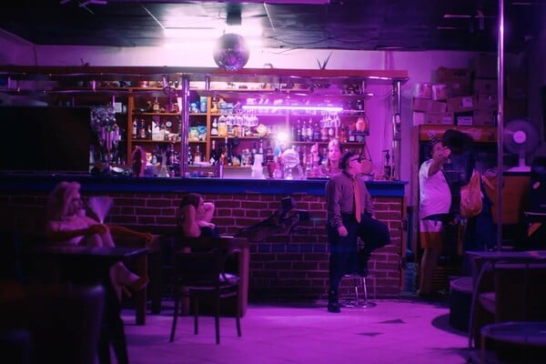 Η δύναμη της αγάπης: όταν πέφτει η νύχτα, το queer Βουκουρέστι φτιάχνει τους δικούς του χώρους