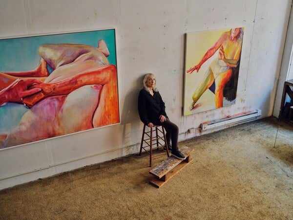 Στα 93 της, η Τζόαν Σεμέλ ζωγραφίζει ακόμη το γυμνό σώμα της χωρίς καμία ντροπή