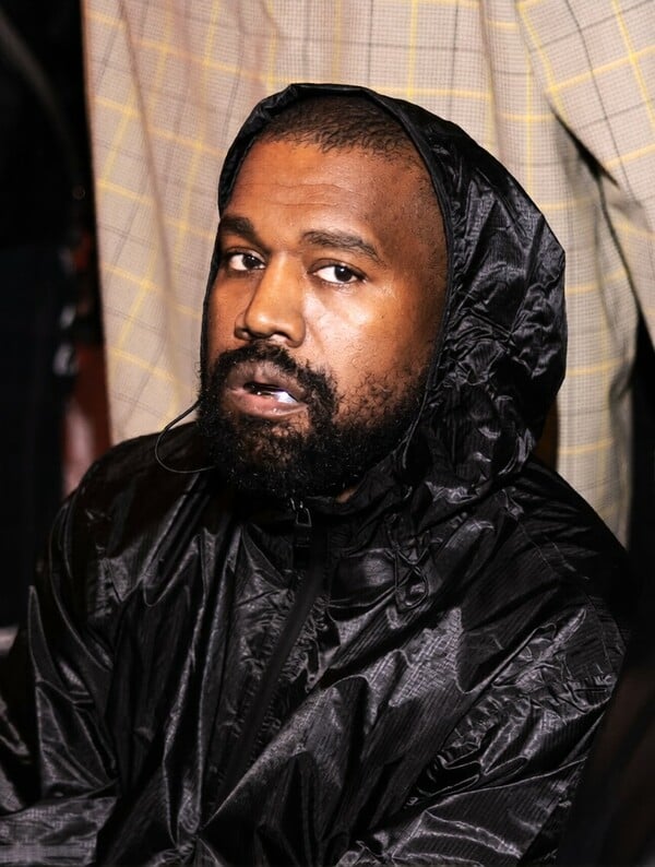 Ο Κάνιε Γουέστ παγώνει τη συναυλία του στη Μασσαλία εν μέσω αντιδράσεων