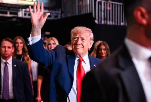 ΝΤΟΝΑΛΝΤ ΤΡΑΜΠ ΠΥΡΗΝΙΚΗ ΒΟΜΒΑ ΙΡΑΝ