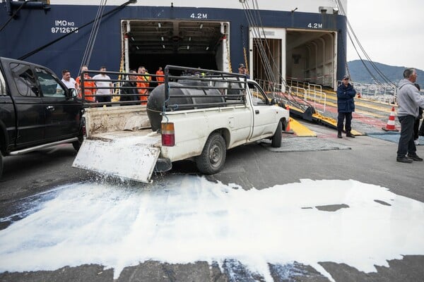 Μυτιλήνη: Αποκλεισμός του λιμανιού της από κτηνοτρόφους – Έκτακτη σύσκεψη αύριο στο υπουργείο