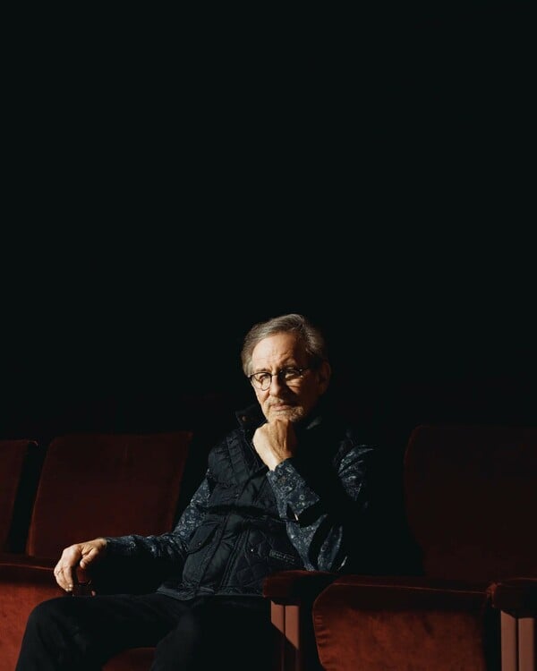 Ο Στίβεν Σπίλμπεργκ επέστρεψε στα UFO και μίλησε υπέρ της μεγάλης οθόνης