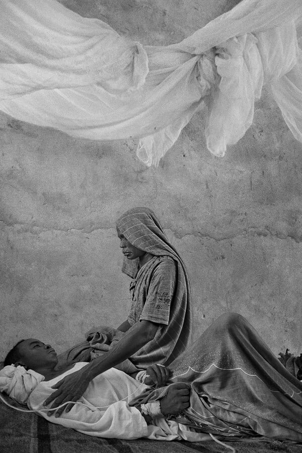 Τζέιμς Νάχτγουεϊ: Οι φωτογραφίες του κορυφαίου φωτορεπόρτερ της ανθρώπινης εξαθλίωσης ταξιδεύουν στα μουσεία του κόσμου