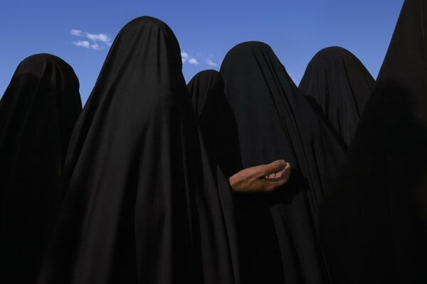 Τζέιμς Νάχτγουεϊ: Οι φωτογραφίες του κορυφαίου φωτορεπόρτερ της ανθρώπινης εξαθλίωσης ταξιδεύουν στα μουσεία του κόσμου