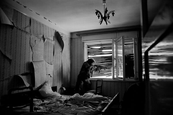 Τζέιμς Νάχτγουεϊ: Οι φωτογραφίες του κορυφαίου φωτορεπόρτερ της ανθρώπινης εξαθλίωσης ταξιδεύουν στα μουσεία του κόσμου