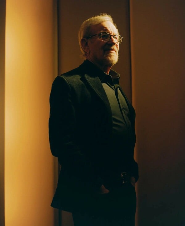 Ο Στίβεν Σπίλμπεργκ επέστρεψε στα UFO και μίλησε υπέρ της μεγάλης οθόνης