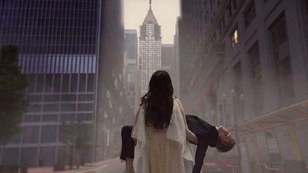 Γιατί μας αρέσει τόσο πολύ να βλέπουμε γυναίκες να πεθαίνουν;