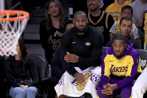 ΛΕΜΠΡΟΝ ΤΖΕΙΜΣ ΜΠΡΟΝΙ ΤΖΕΙΜΣ ΟΔΥΣΣΕΙΑ ΚΡΙΣΤΟΦΕΡ ΝΟΛΑΝ