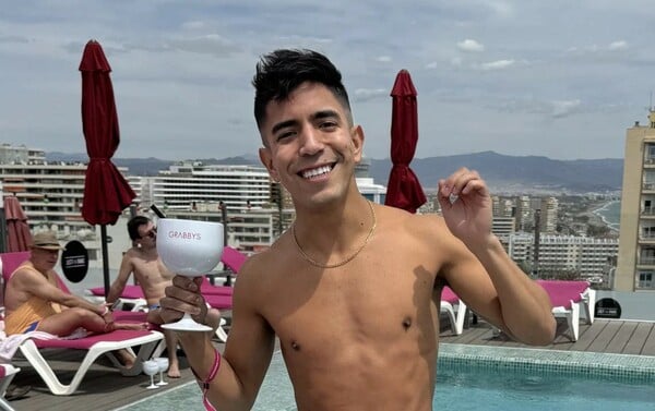 Καναδός γκέι πρωταγωνιστής ταινιών ενηλίκων λέει ότι του επέβαλαν 10ετή απαγόρευση εισόδου στις ΗΠΑ