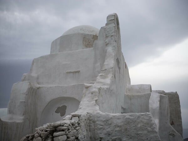 Μεταφυσική της Μυκόνου