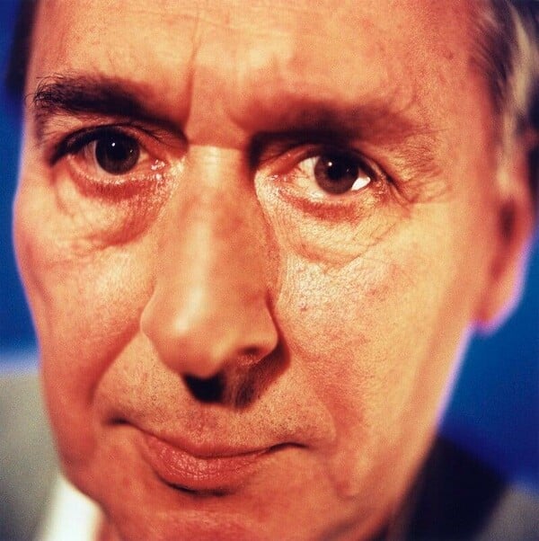 Η βιογραφία του Τζ. Γκ. Μπάλαρντ που μετατράπηκε σε χρονικό θανάτου