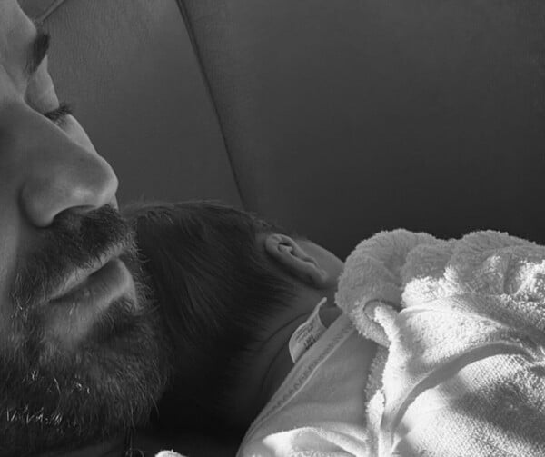 ΤΖΑΣΤΙΝ ΘΕΡΟΥ ΠΑΤΕΡΑΣ ΠΑΙΔΙ ΑΝΑΡΤΗΣΗ ΒΡΕΦΟΣ