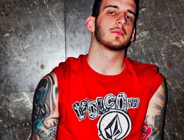 Η σχέση των Ελλήνων με το τατουάζ 