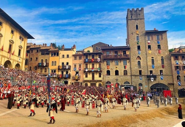 48 ώρες στο Αρέτσο με βροχή