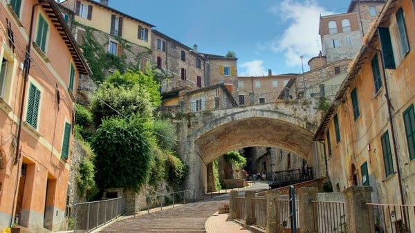 48 ώρες στο Αρέτσο με βροχή