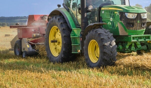 ΚΡΗΤΗ ΤΡΑΚΤΕΡ ΝΕΚΡΟΙ 