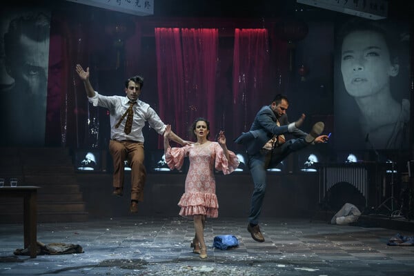 Ο Νίκος Καραθάνος ετοιμάζει ένα ρέκβιεμ και μια γιορτή με αφορμή την ταινία «Τζένη Τζένη»