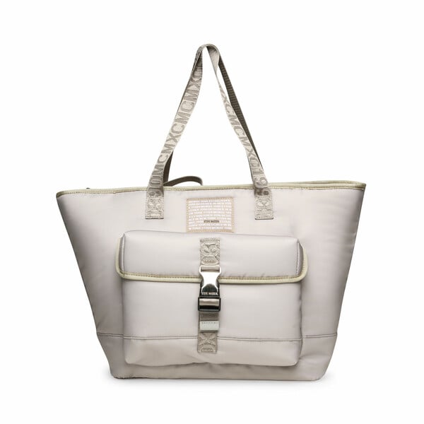 Steve Madden SS26: Statement κομμάτια, bridal επιλογές και effortless καθημερινά looks