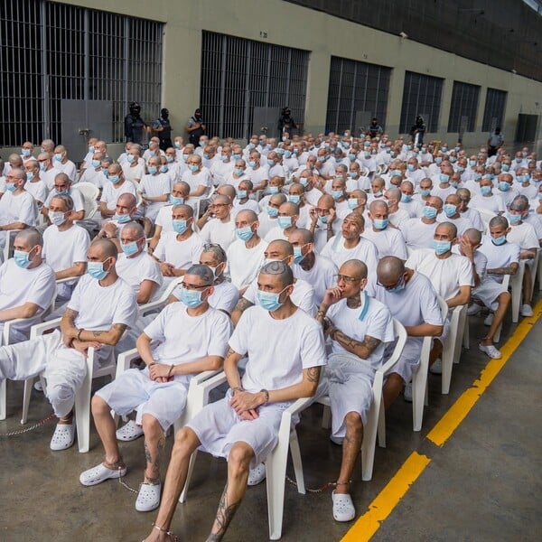 Το Ελ Σαλβαδόρ διεξήγαγε μαζική δίκη για 486 φερόμενα μέλη της διαβόητης συμμορίας MS-13