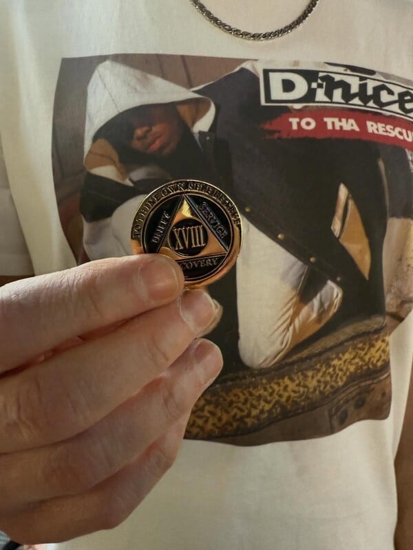 Ο Eminem γιορτάζει 18 χρόνια νηφαλιότητας με νέα φωτογραφία