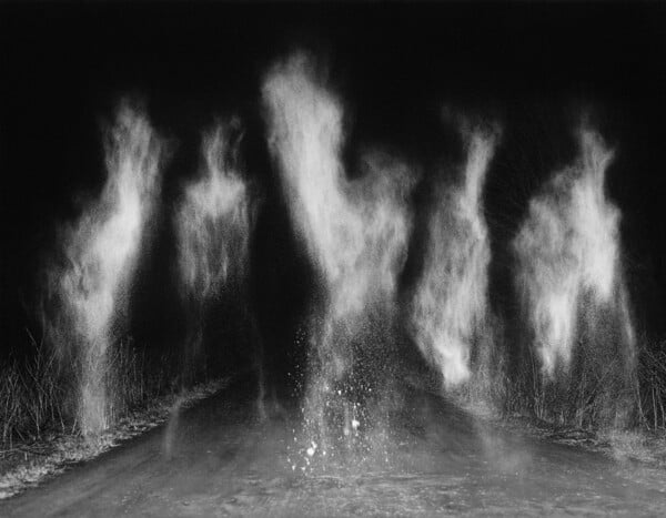 Φαντάσματα, γυμνά και queer στέμματα: τι δείχνει για τη φωτογραφία σήμερα η φετινή AIPAD 