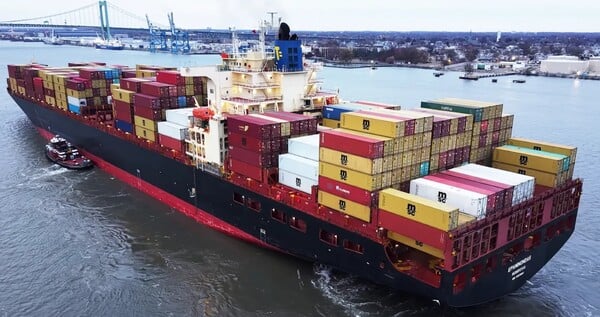 ΠΛΟΙΟ ΕΠΙΘΕΣΗ ΙΡΑΝ ΣΤΕΝΑ ΟΡΜΟΥΖ