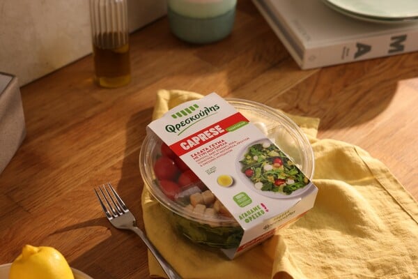 Το φαγητό on the go αλλάζει: 8 έτοιμες σαλάτες που κάνουν τη διαφορά