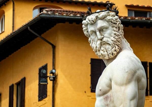 ΑΓΑΛΜΑ ΦΛΩΡΕΝΤΙΑ ΤΟΥΡΙΣΤΡΙΑ