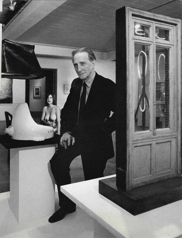 Ο Ντυσάν, η γυμνή Ίβ Μπάμπιτζ και η στιγμή που το Λος Αντζελες απέκτησε δικό του μύθο