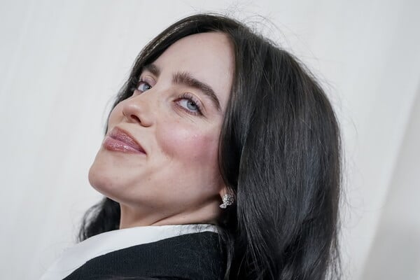 SPOTIFY PODCASTS BAD BUNNY TAYLOR SWIFT