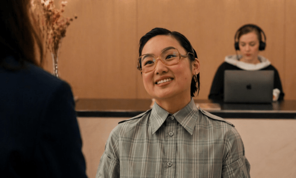 Το The Devil Wears Prada 2 κατηγορείται για στερεοτυπική απεικόνιση ασιατικού χαρακτήρα 